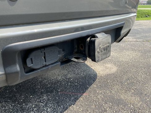 Used 2021 Jeep Grand Cherokee Laredo X image 37