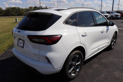 Used 2023 Ford Escape ST-Line image 15