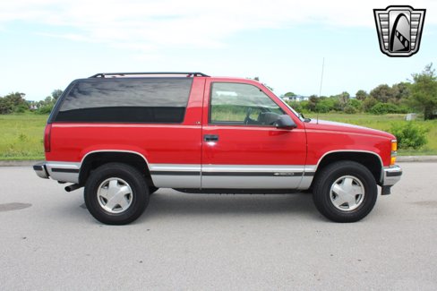 Used 1995 Chevrolet Tahoe 4WD 2-Door image 9