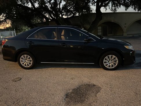 Used 2012 Toyota Camry LE image 6