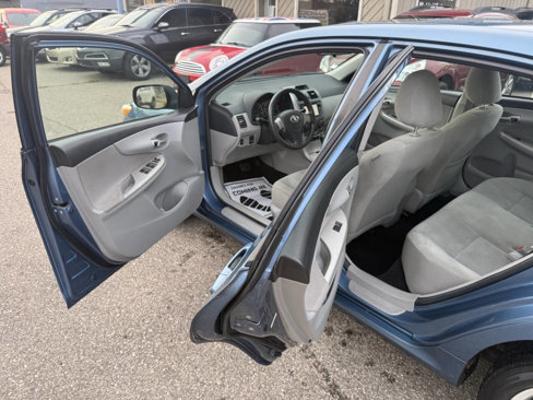 Used 2013 Toyota Corolla LE w/ Premium Pkg image 25