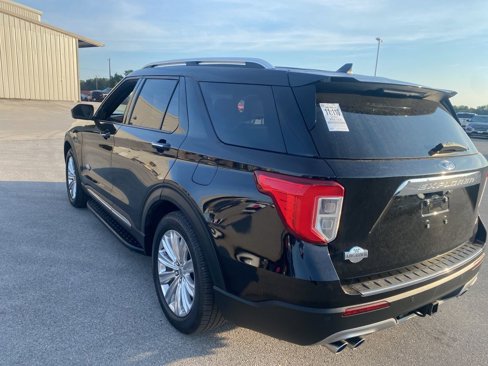 Used 2021 Ford Explorer King Ranch w/ Premium Technology Package image 9