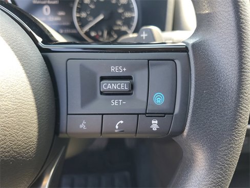 Used 2023 Nissan Rogue SV image 12