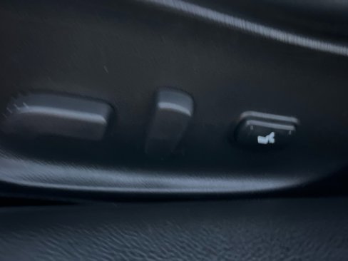 Used 2011 INFINITI G37 x w/ Premium Pkg image 23