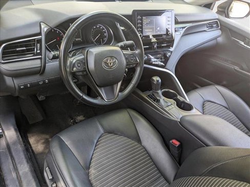 Used 2022 Toyota Camry SE image 10
