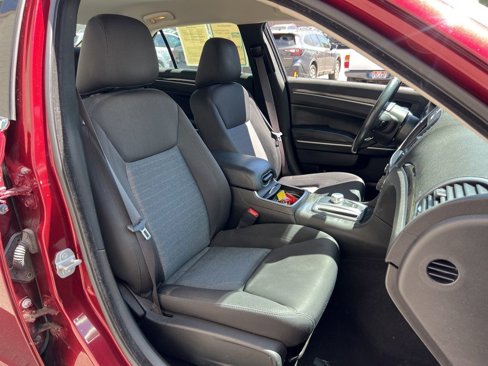 Certified 2019 Chrysler 300 Touring image 22