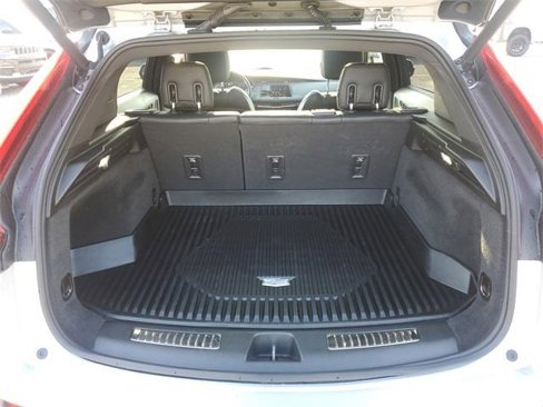 Used 2021 Cadillac XT4 Premium Luxury image 7