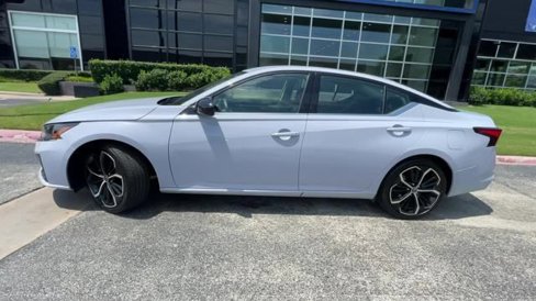 Used 2024 Nissan Altima 2.5 SR image 22