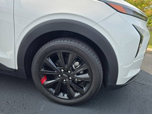 Used 2023 Chevrolet Bolt EUV LT w/ Redline Edition image 4