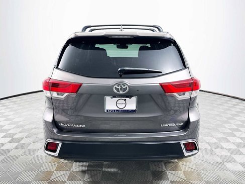 Used 2018 Toyota Highlander Limited image 6