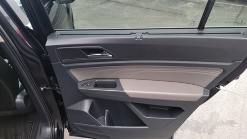 Used 2023 Volkswagen Atlas SE w/ Black Wheel Package image 42