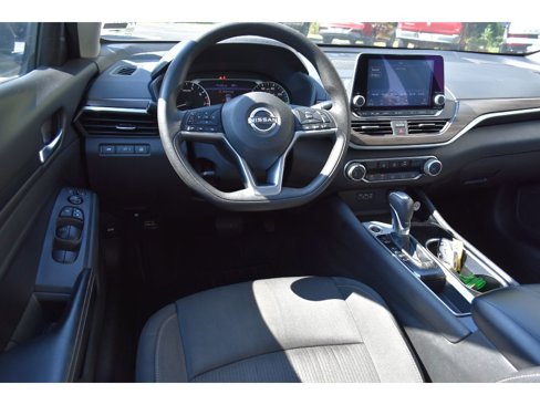 Used 2024 Nissan Altima 2.5 SV image 12
