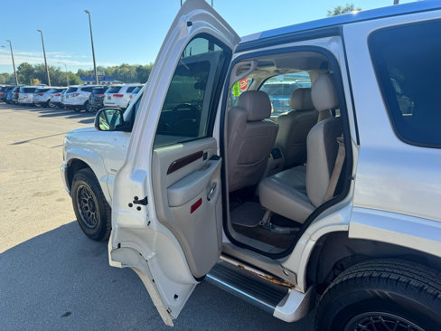 Used 2005 Cadillac Escalade AWD image 14