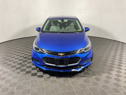 Used 2017 Chevrolet Cruze LT image 4