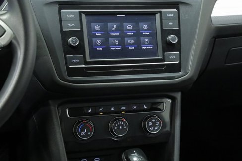 Used 2022 Volkswagen Tiguan S image 13
