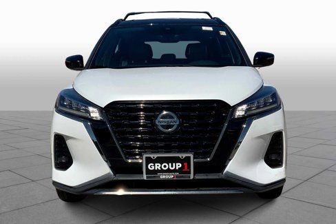Used 2021 Nissan Kicks SR w/ SR Premium Package image 3