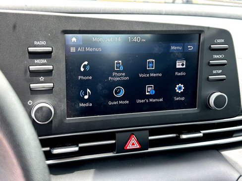 Used 2025 Hyundai Elantra SE image 19