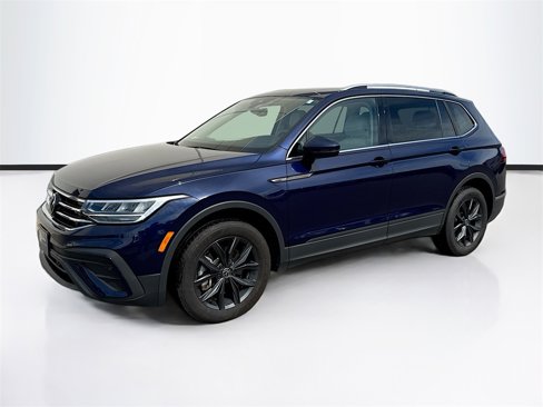 Certified 2022 Volkswagen Tiguan SE image 1