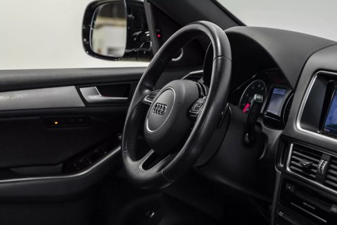 Used 2017 Audi Q5 2.0T Premium Plus w/ Technology Package image 13