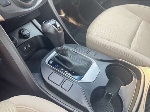 Used 2017 Hyundai Santa Fe SE image 18