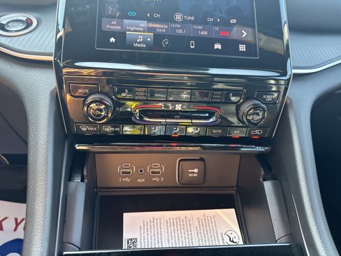 New 2024 Jeep Grand Cherokee L Altitude image 37