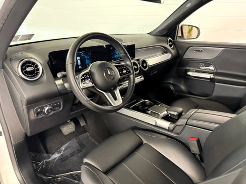 Used 2022 Mercedes-Benz GLB 250 4MATIC image 11