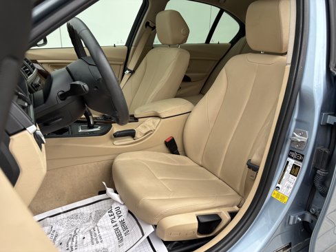 Used 2014 BMW 320i Sedan image 10
