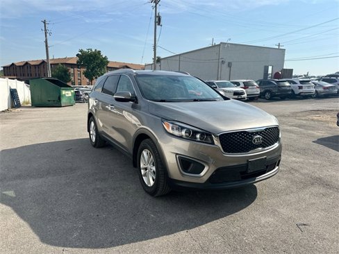 Used 2017 Kia Sorento LX w/ LX Convenience Package image 31