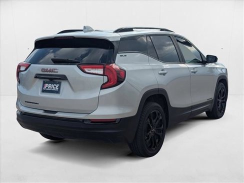 Used 2022 GMC Terrain SLE w/ Driver Convenience Package image 5