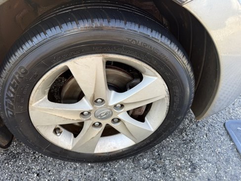 Used 2013 Hyundai Elantra GLS image 12