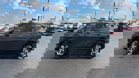 New 2025 Chevrolet Trax LS w/ LS Convenience Package image 5