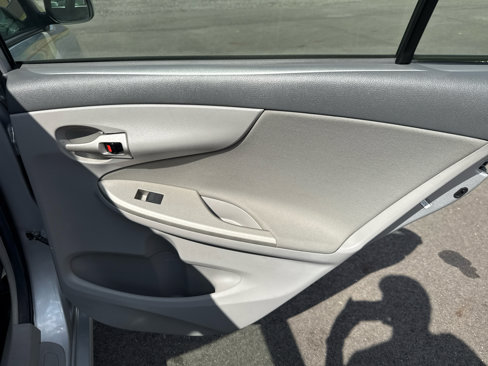 Used 2010 Toyota Corolla image 21