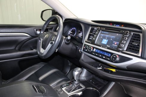 Used 2017 Toyota Highlander SE image 37