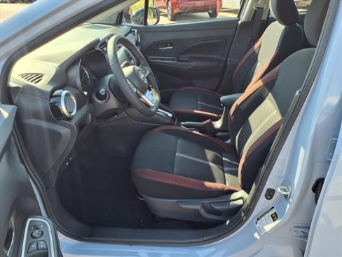 New 2025 Nissan Versa SR w/ Trunk Package image 11