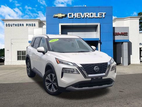 Used 2023 Nissan Rogue SV image 1