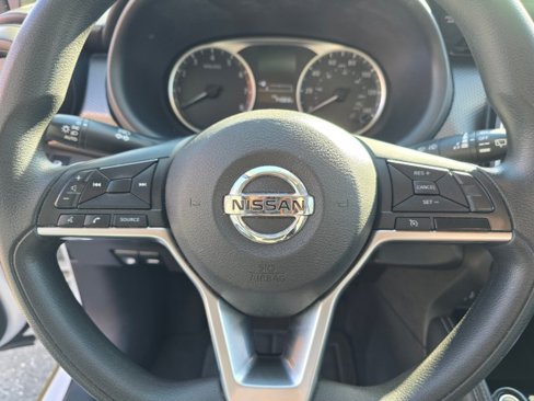 Used 2018 Nissan Kicks S image 27