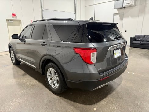Used 2020 Ford Explorer XLT w/ Equipment Group 202A image 7