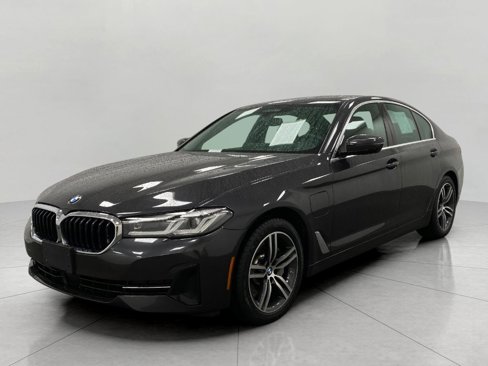 Certified 2021 BMW 530e xDrive w/ Premium Package image 9