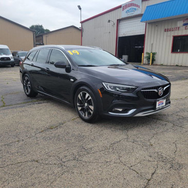 Used 2019 Buick Regal Preferred w/ Sights and Sounds Package image 3