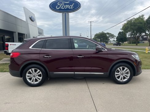 Used 2017 Lincoln MKX Premiere image 16
