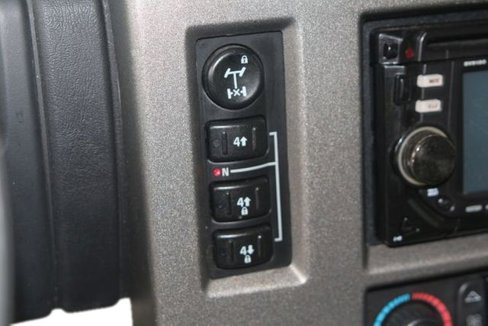 Used 2003 HUMMER H2 w/ Preferred Equipment Group image 17