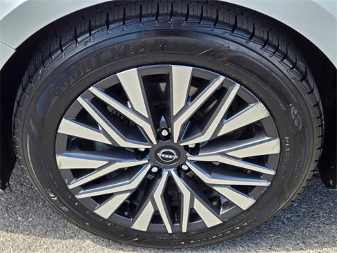 Used 2023 Nissan Altima 2.5 SV image 12