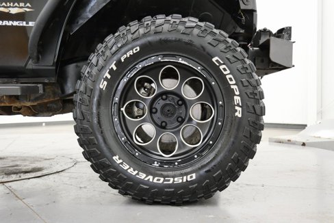 Used 2012 Jeep Wrangler Sahara w/ Dual Top Group image 31