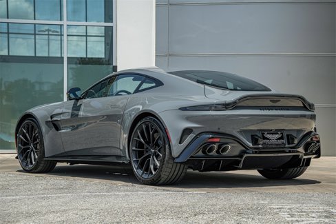 New 2025 Aston Martin V8 Vantage Coupe image 2