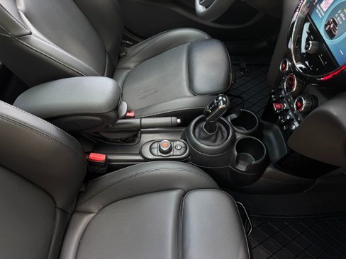 Used 2022 MINI Cooper S w/ Premium Package image 24