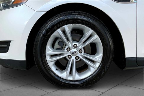 Used 2015 Ford Taurus SEL w/ Equipment Group 201A image 10