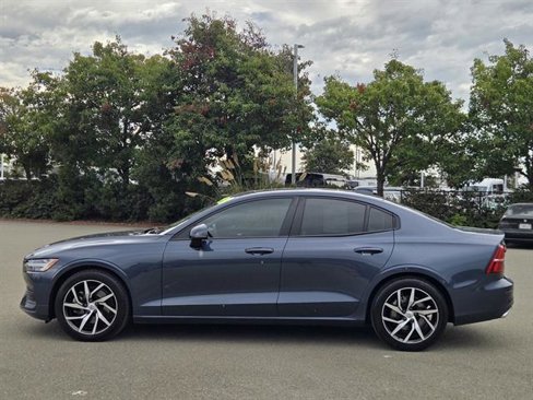 Used 2020 Volvo S60 T5 Momentum image 7