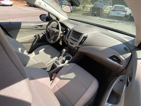 Used 2018 Chevrolet Cruze LS image 16