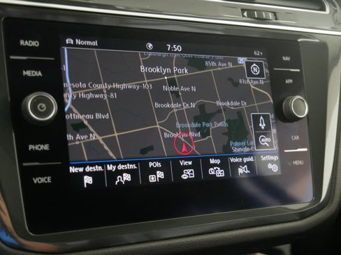 Used 2020 Volkswagen Tiguan SEL image 31