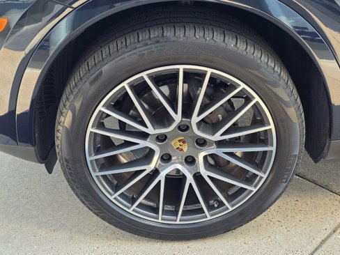 Used 2019 Porsche Cayenne image 13